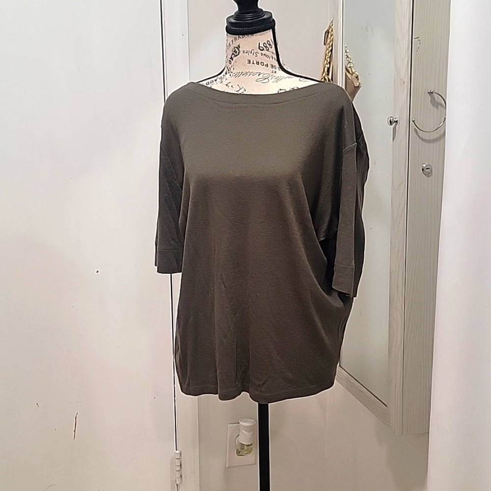 Chico's the ultimate tee size x large  B217